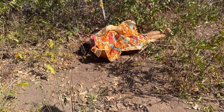 Homem é encontrado morto com a cabeça decapitada em Serra do Mel