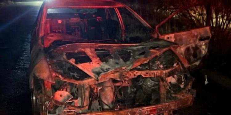 Carro pega fogo na RN-013 entre Mossoró e Tibau