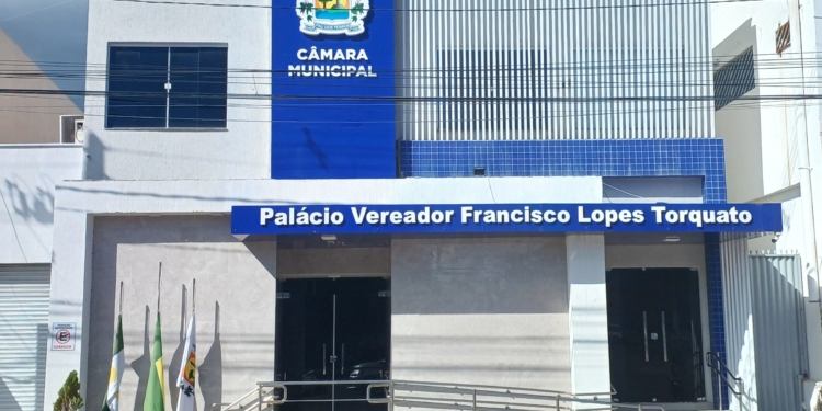 Câmara de Pau dos Ferros abre concurso público com cinco vagas e salários de até R$ 4,7 mil
