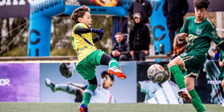 Mossoroense representa o RN em torneio internacional de futebol infantil no Uruguai